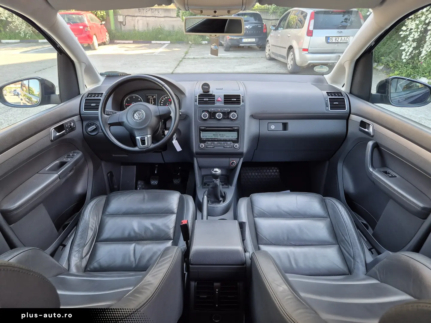 VW Touran 2011 1.6 TDI 105 CP euro 5