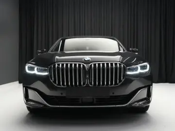BMW 740
