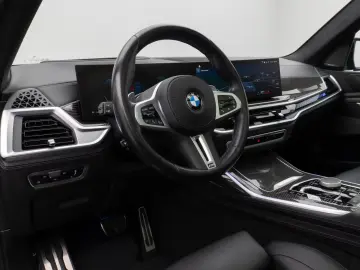 BMW X7 M60