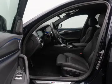 BMW 540i xD M Sport H K Kamera HUD DAB AHK Komfort