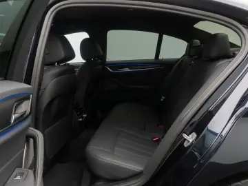 BMW 540i xD M Sport H K Kamera HUD DAB AHK Komfort