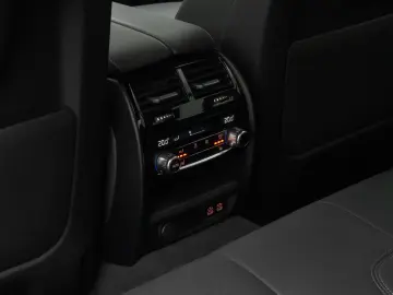 BMW 540i xD M Sport H K Kamera HUD DAB AHK Komfort