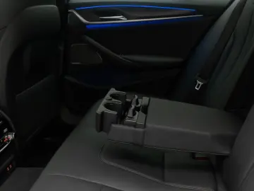 BMW 540i xD M Sport H K Kamera HUD DAB AHK Komfort