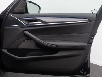 BMW 540i xD M Sport H K Kamera HUD DAB AHK Komfort