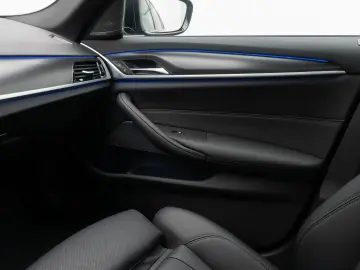 BMW 540i xD M Sport H K Kamera HUD DAB AHK Komfort