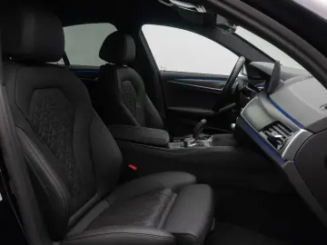 BMW 540i xD M Sport H K Kamera HUD DAB AHK Komfort