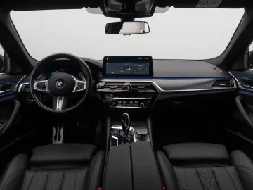 BMW 540i xD M Sport H K Kamera HUD DAB AHK Komfort