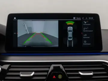 BMW 540i xD M Sport H K Kamera HUD DAB AHK Komfort