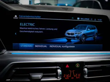 BMW X5 45e xD M SPORT LASER AHK PANO KAMERA NAVI HuD