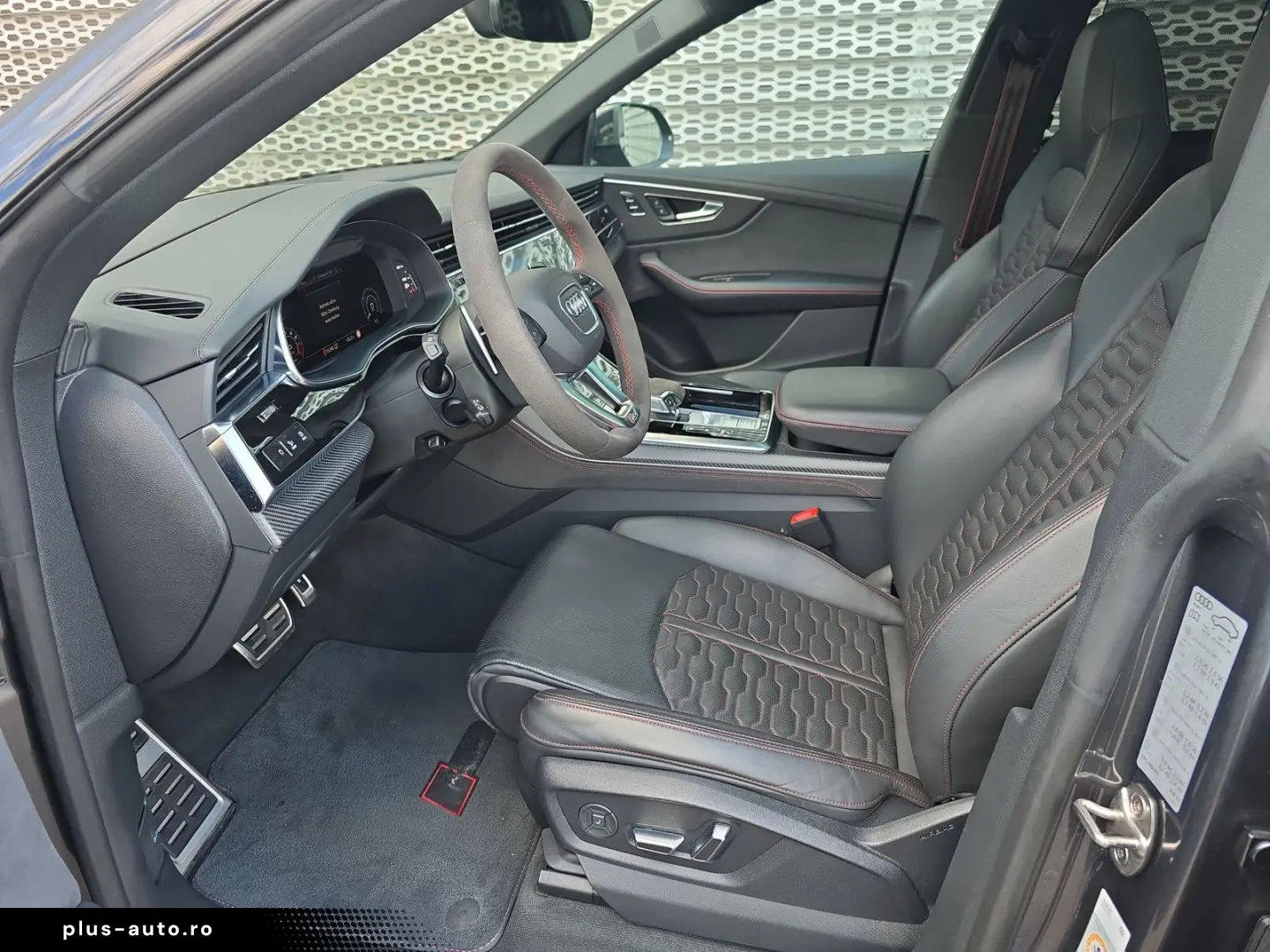 AUDI RS Q8 AHK PANO KERAMIK LEDER UPE 175T