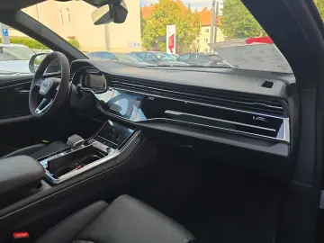 AUDI RS Q8 AHK PANO KERAMIK LEDER UPE 175T