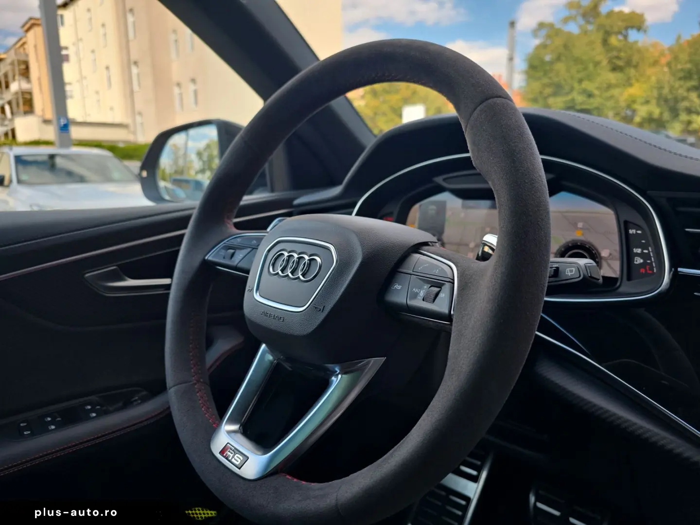 AUDI RS Q8 AHK PANO KERAMIK LEDER UPE 175T