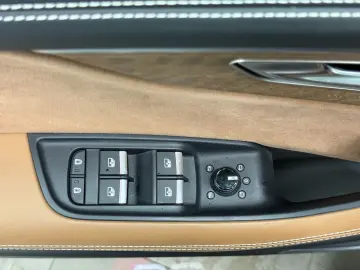 AUDI RSQ8 TFSI Q EXCLUSIVE UPE192 LM23 KERAMIK PANO M