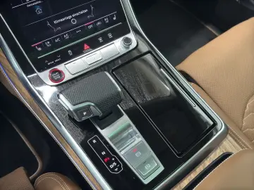 AUDI RSQ8 TFSI Q EXCLUSIVE UPE192 LM23 KERAMIK PANO M