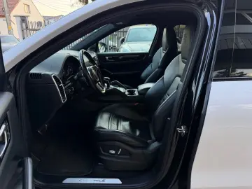 Porsche Cayenne-Coupe