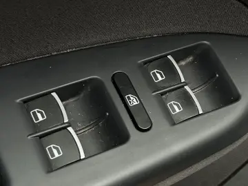 Volkswagen Touran Gen-I-2003-2015