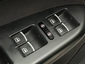 Volkswagen Touran Gen-I-2003-2015