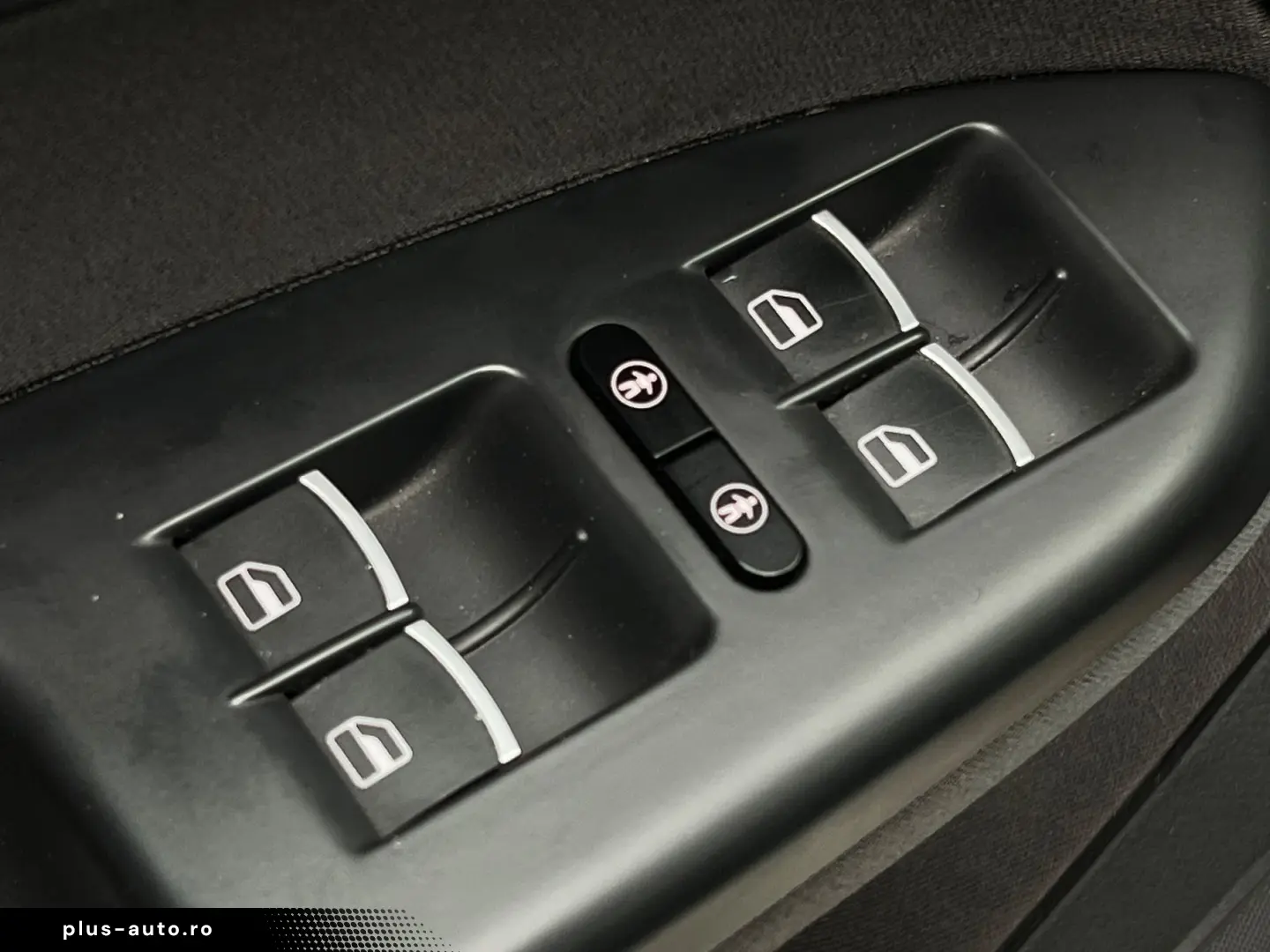 Volkswagen Touran Gen-I-2003-2015