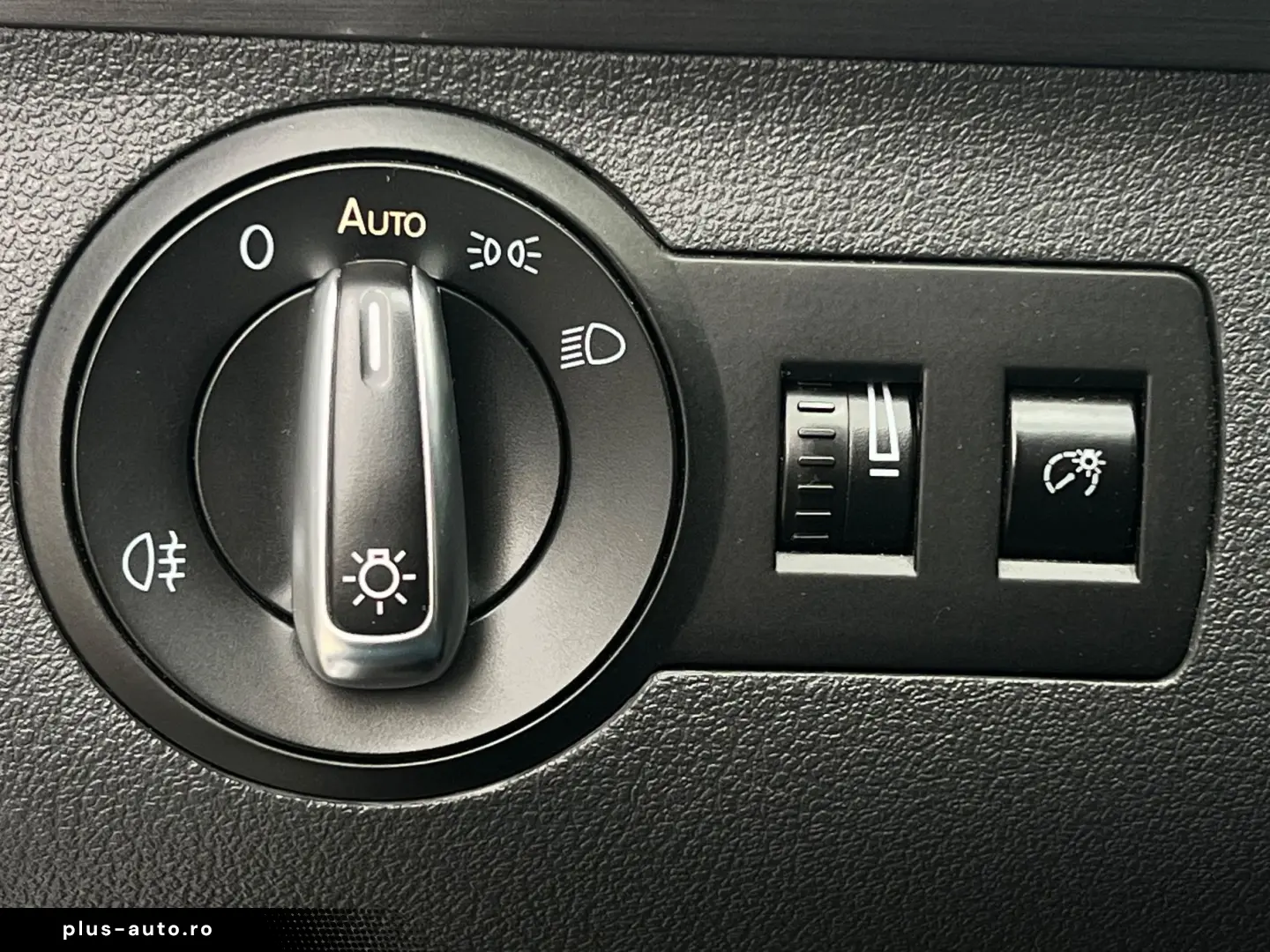 Volkswagen Touran Gen-I-2003-2015