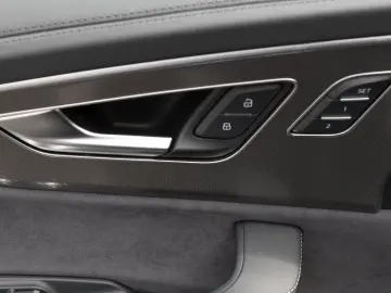 AUDI RSQ8 TFSI Q BLACK-OPTIK KERAMIK 360  HD-MATRIX B