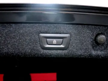 BMW 530e Lim. Aut. Sport Line AHK KAMERA HEADUP NAV