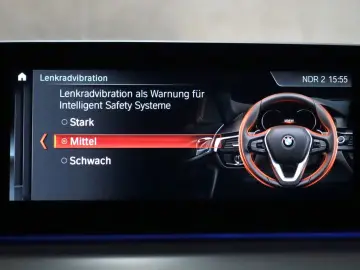 BMW 530e Lim. Aut. Sport Line AHK KAMERA HEADUP NAV