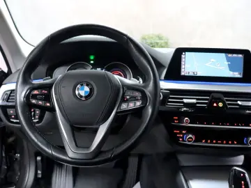 BMW 530e Lim. Aut. Sport Line AHK KAMERA HEADUP NAV