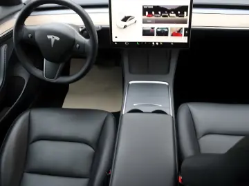 TESLA Model 3 RWD Enhanced Autopilot