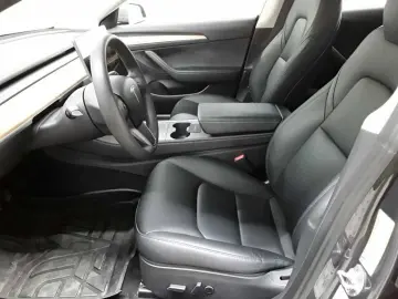 TESLA Model 3 RWD