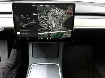 TESLA Model 3 RWD