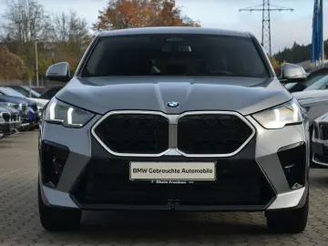 BMW X2 sDrive20i IconicGlow360
