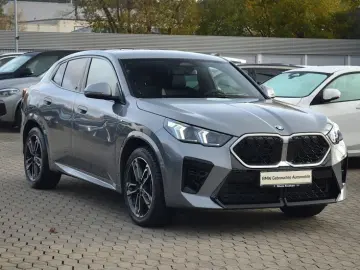 BMW X2 sDrive20i IconicGlow360