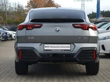 BMW X2 sDrive20i IconicGlow360