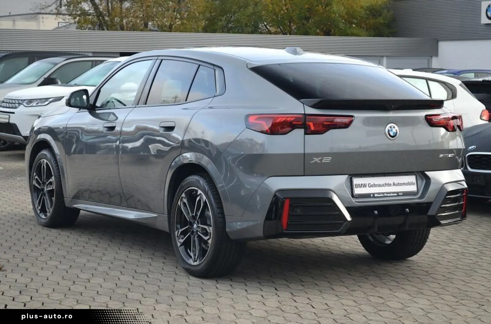BMW X2 sDrive20i IconicGlow360