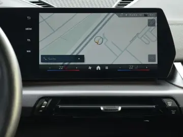 BMW X2 sDrive20i IconicGlow360