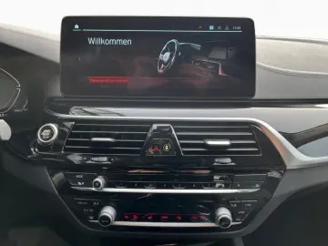 BMW 520dA Luxury Line LivePro Leder LED St Go Kamera