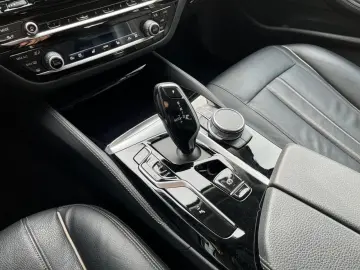 BMW 520dA Luxury Line LivePro Leder LED St Go Kamera