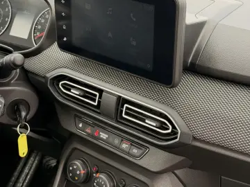 Dacia Logan TCe 90 MT5 Essential