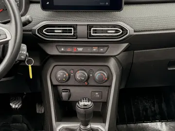 Dacia Logan TCe 90 MT5 Essential