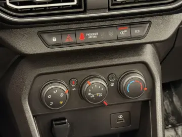 Dacia Logan TCe 90 MT5 Essential