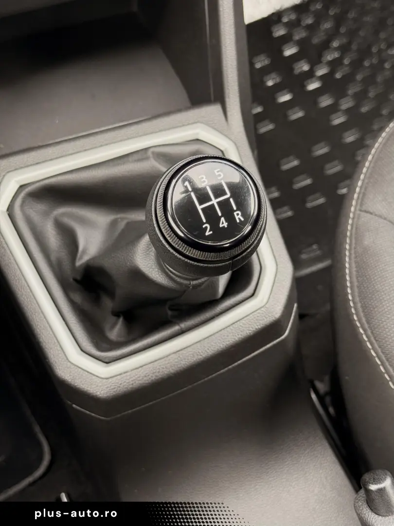 Dacia Logan TCe 90 MT5 Essential