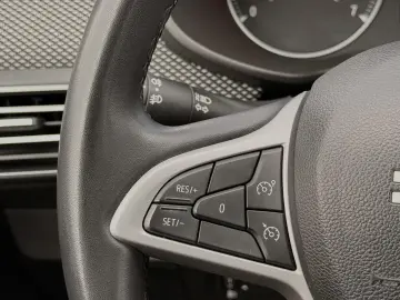 Dacia Logan TCe 90 MT5 Essential