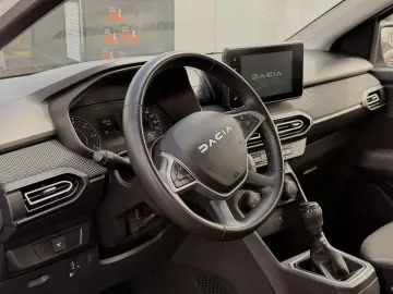 Dacia Logan TCe 90 MT5 Essential