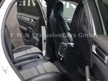 PORSCHE Cayenne Coupe S 440 PS Leichtbau Carbon Approved