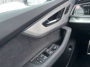 AUDI SQ7 quattro