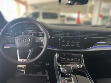 AUDI SQ8 4.0 TFSI QUATTRO