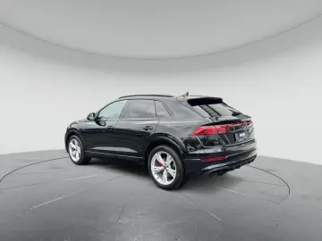 AUDI SQ8 SUV