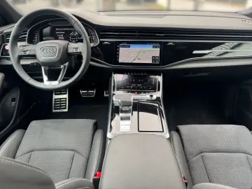 AUDI SQ8 SUV