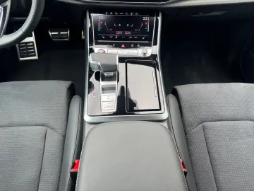 AUDI SQ8 SUV