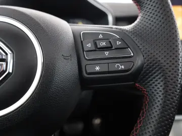 MG HS 1.5 T-GDI Luxury Automat